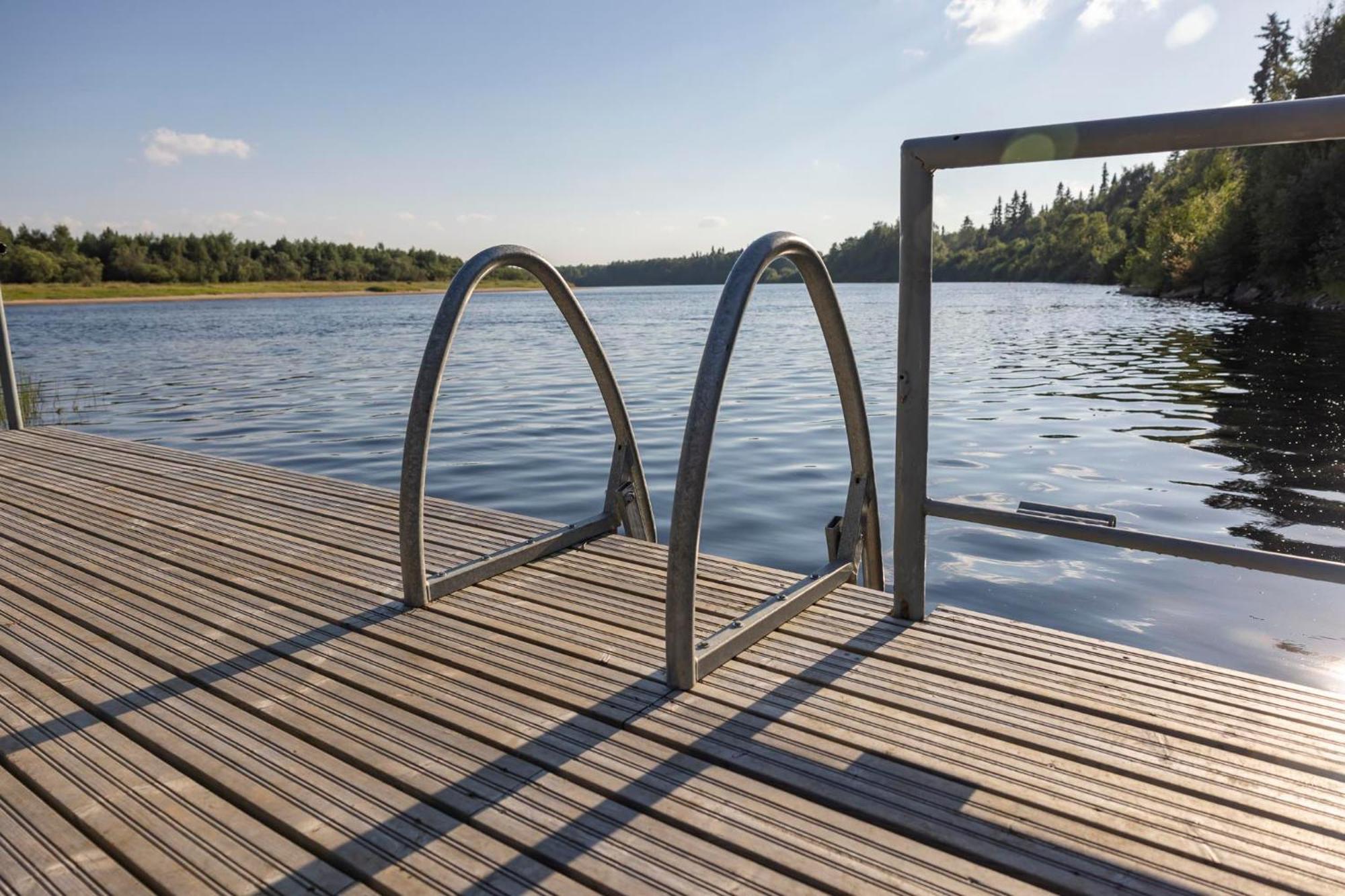 Arctic River Resort Ivalo Bagian luar foto